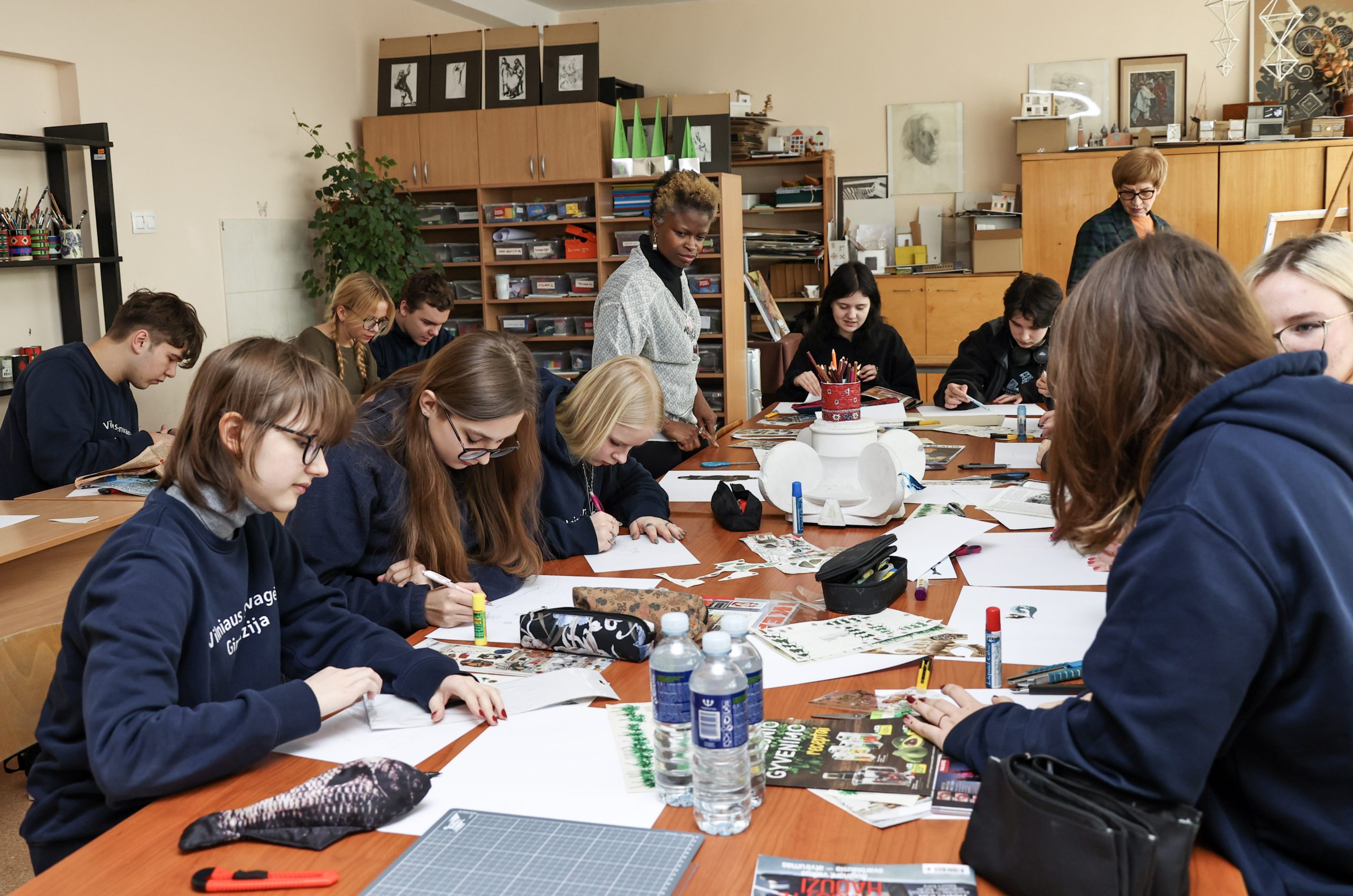 At Senvagė High School, Charlton worked with local graffiti artist Antanas Repečka to conduct a collage workshop with students.