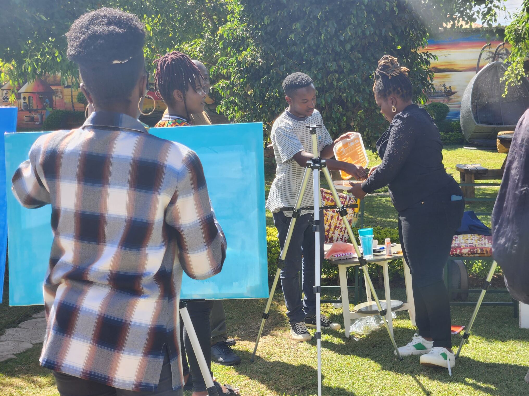 In Lilongwe, Davis and Jean-Pierre led a workshop for a number of Malawian professional artists.